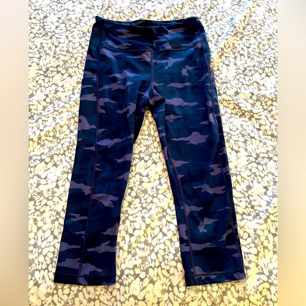 Athleta Stash Pocket Capri M